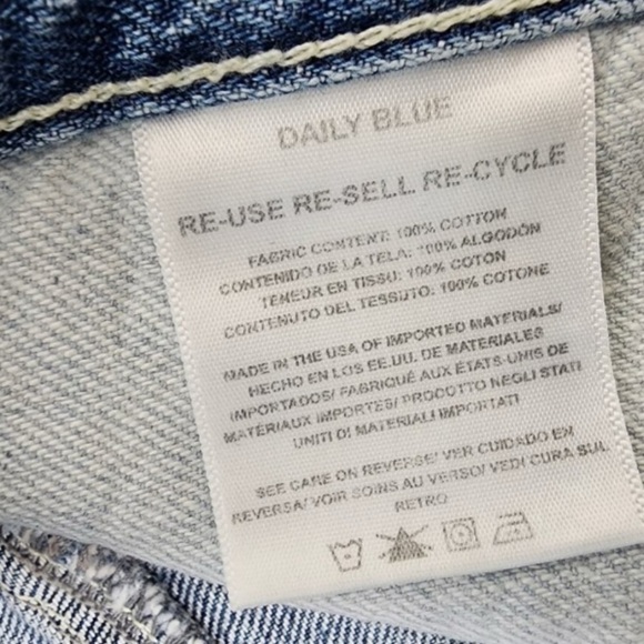 Daily Blue Back Pocketless 90s Easy Wide Leg Jean in Pacific Light Denim NEW - Picture 11 of 16